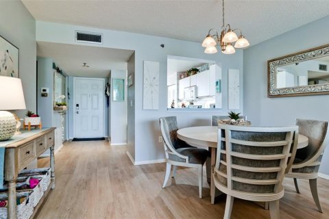 Condo in Bradenton, Florida, 2 bedrooms № 2102984 - photo 12