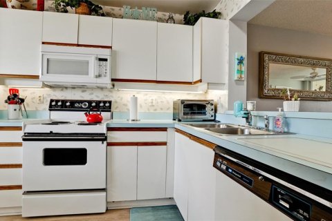 Condo in Bradenton, Florida, 2 bedrooms № 2102984 - photo 15