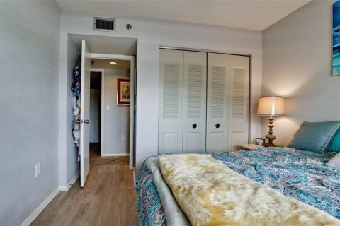 Condo in Bradenton, Florida, 2 bedrooms № 2102984 - photo 25