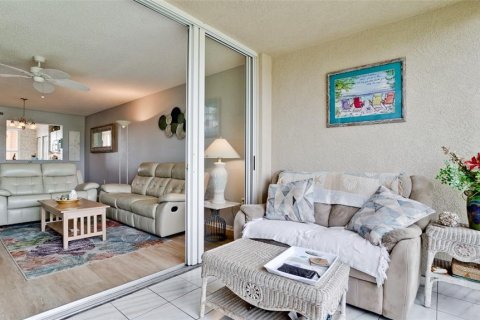 Condo in Bradenton, Florida, 2 bedrooms № 2102984 - photo 7