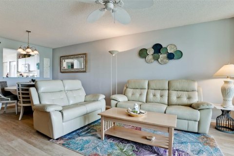 Condo in Bradenton, Florida, 2 bedrooms № 2102984 - photo 10