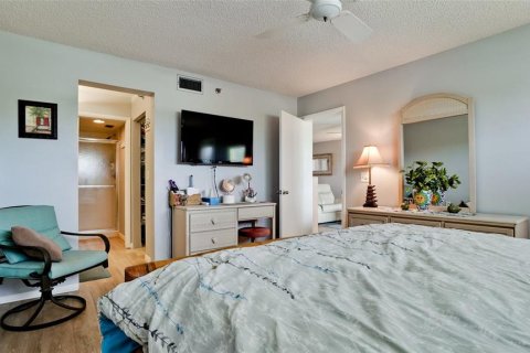 Condo in Bradenton, Florida, 2 bedrooms № 2102984 - photo 20