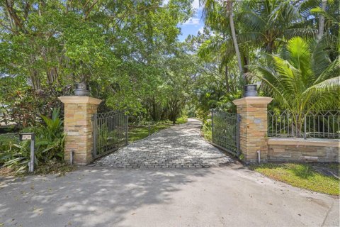 Casa en venta en Boca Raton, Florida, 7 dormitorios, 1013.94 m2 № 2254372 - foto 3