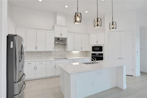House in Port Orange, Florida 4 bedrooms, 246.28 sq.m. № 1722199 - photo 10