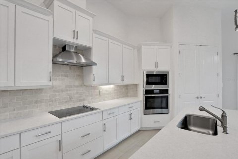House in Port Orange, Florida 4 bedrooms, 246.28 sq.m. № 1722199 - photo 8
