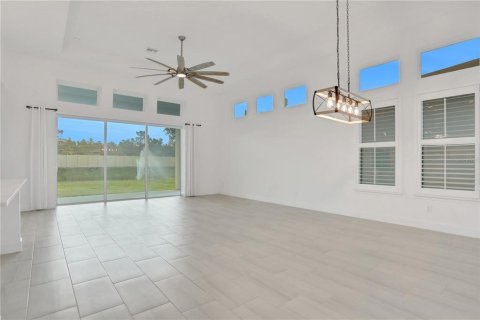 House in Port Orange, Florida 4 bedrooms, 246.28 sq.m. № 1722199 - photo 12