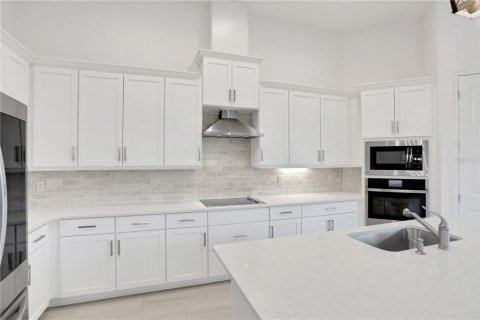 House in Port Orange, Florida 4 bedrooms, 246.28 sq.m. № 1722199 - photo 9