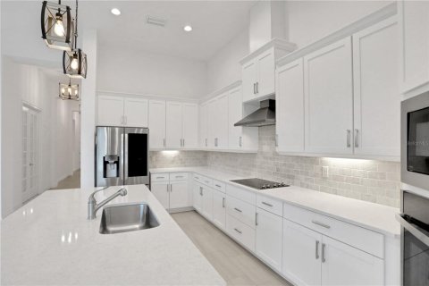 House in Port Orange, Florida 4 bedrooms, 246.28 sq.m. № 1722199 - photo 7