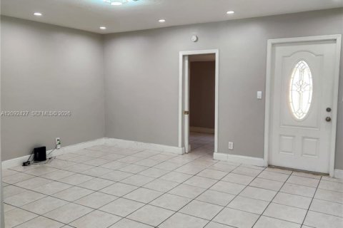 Villa ou maison à vendre à Sunrise, Floride: 4 chambres, 121.89 m2 № 2422001 - photo 5
