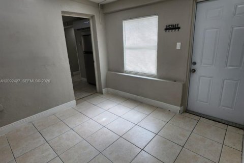 Villa ou maison à vendre à Sunrise, Floride: 4 chambres, 121.89 m2 № 2422001 - photo 15