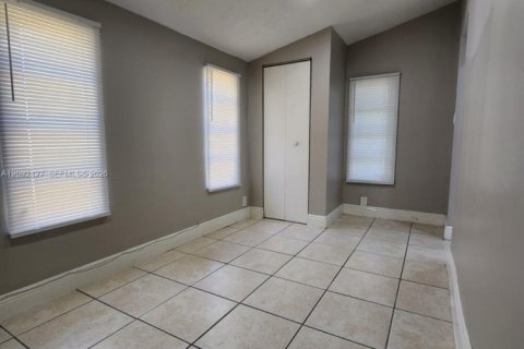Villa ou maison à vendre à Sunrise, Floride: 4 chambres, 121.89 m2 № 2422001 - photo 16