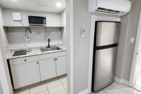 Villa ou maison à vendre à Sunrise, Floride: 4 chambres, 121.89 m2 № 2422001 - photo 12