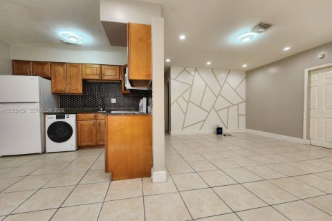 Villa ou maison à vendre à Sunrise, Floride: 4 chambres, 121.89 m2 № 2422001 - photo 4