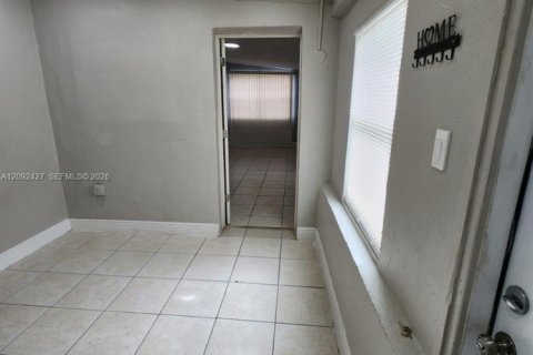 Villa ou maison à vendre à Sunrise, Floride: 4 chambres, 121.89 m2 № 2422001 - photo 10