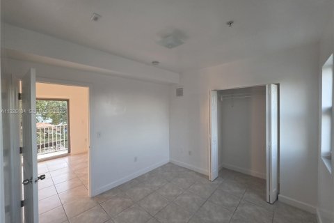 Снять в аренду виллу или дом в Майами, Флорида 2 спальни, 1113.15м2, № 1985682 - фото 6