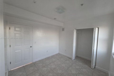 Снять в аренду виллу или дом в Майами, Флорида 2 спальни, 1113.15м2, № 1985682 - фото 11