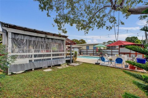 Villa ou maison à vendre à Miami, Floride: 2 chambres, 103.21 m2 № 2004990 - photo 24