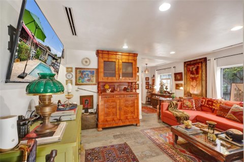 Villa ou maison à vendre à Miami, Floride: 2 chambres, 103.21 m2 № 2004990 - photo 6