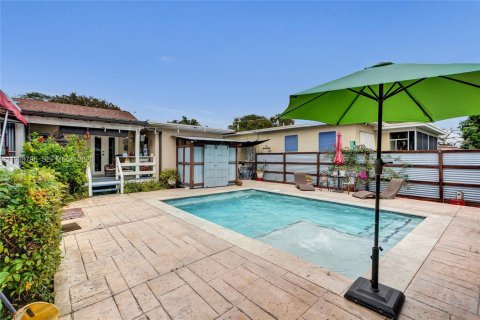 Villa ou maison à vendre à Miami, Floride: 2 chambres, 103.21 m2 № 2004990 - photo 23