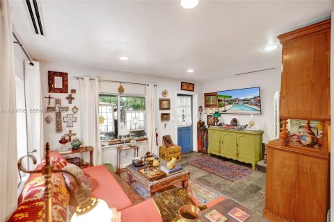 Villa ou maison à vendre à Miami, Floride: 2 chambres, 103.21 m2 № 2004990 - photo 8