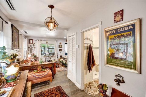 Villa ou maison à vendre à Miami, Floride: 2 chambres, 103.21 m2 № 2004990 - photo 14
