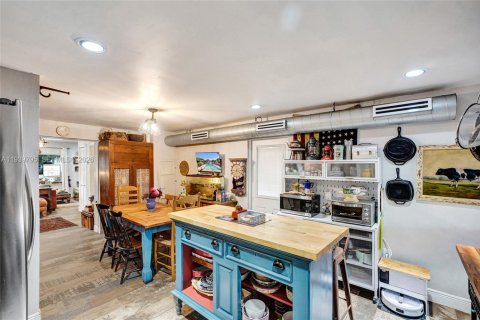 Villa ou maison à vendre à Miami, Floride: 2 chambres, 103.21 m2 № 2004990 - photo 17