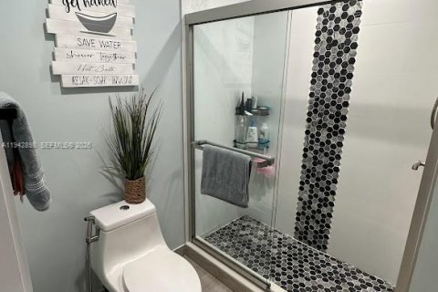 Copropriété à louer à Miami, Floride: 3 chambres, 104.98 m2 № 1999226 - photo 5