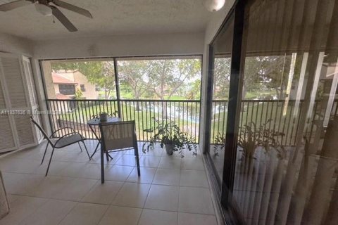 Condo in Coconut Creek, Florida, 2 bedrooms  № 1823557 - photo 16