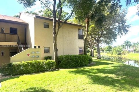 Condo in Coconut Creek, Florida, 2 bedrooms  № 1823557 - photo 1