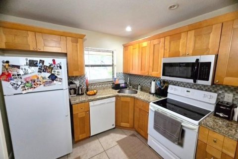 Condo in Coconut Creek, Florida, 2 bedrooms  № 1823557 - photo 20