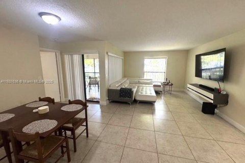 Condo in Coconut Creek, Florida, 2 bedrooms  № 1823557 - photo 8