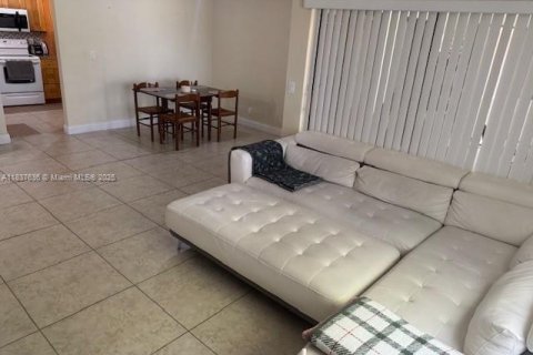 Condo in Coconut Creek, Florida, 2 bedrooms  № 1823557 - photo 5