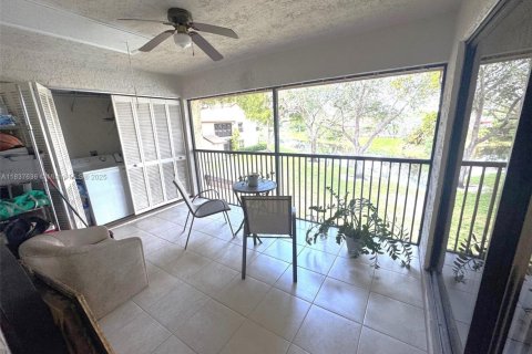Condo in Coconut Creek, Florida, 2 bedrooms  № 1823557 - photo 15