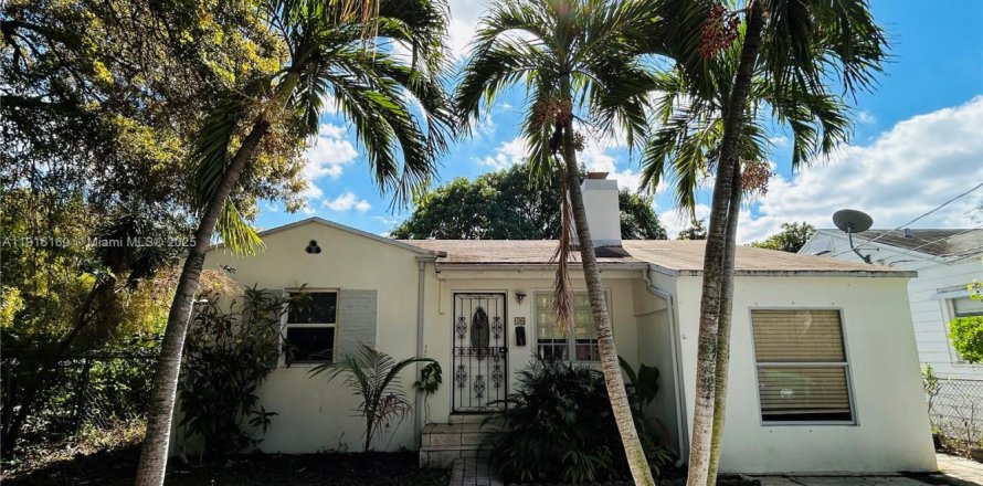 House in Miami, Florida 3 bedrooms, 107.02 sq.m. № 1970821