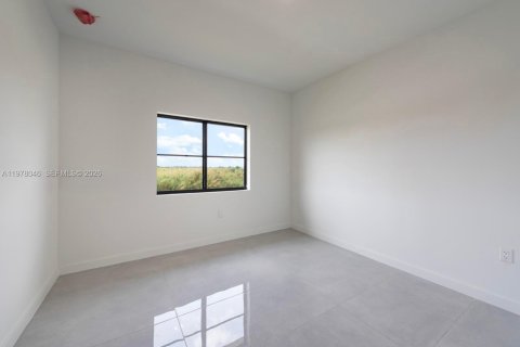 House in Florida City, Florida 5 bedrooms, 168.15 sq.m. № 2041991 - photo 17