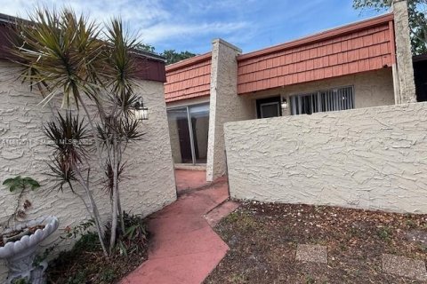 Condo in Tamarac, Florida, 3 bedrooms  № 1756108 - photo 1