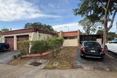 Condo in Tamarac, Florida, 3 bedrooms  № 1756108 - photo 2