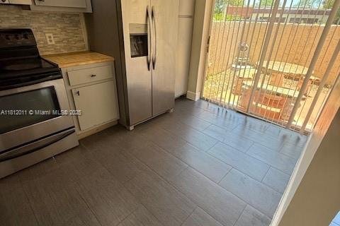 Condo in Tamarac, Florida, 3 bedrooms  № 1756108 - photo 4