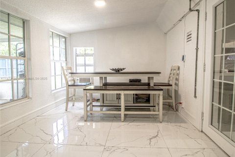 Casa en alquiler en Davie, Florida, 4 dormitorios, 120.77 m2 № 1921162 - foto 4