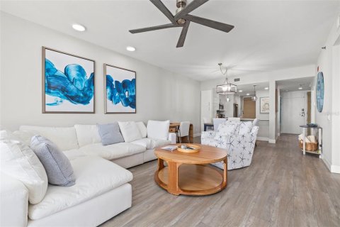 Condo in Longboat Key, Florida, 2 bedrooms  № 1780683 - photo 11