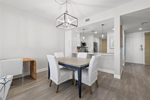Condo in Longboat Key, Florida, 2 bedrooms  № 1780683 - photo 8