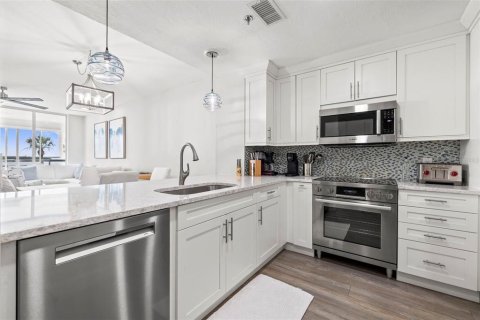 Condo in Longboat Key, Florida, 2 bedrooms  № 1780683 - photo 3