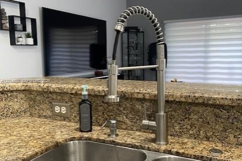 Casa en venta en Miami, Florida, 4 dormitorios, 161.84 m2 № 2171277 - foto 6