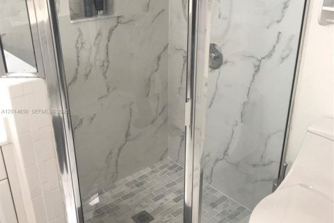 Casa en venta en Miami, Florida, 4 dormitorios, 161.84 m2 № 2171277 - foto 17