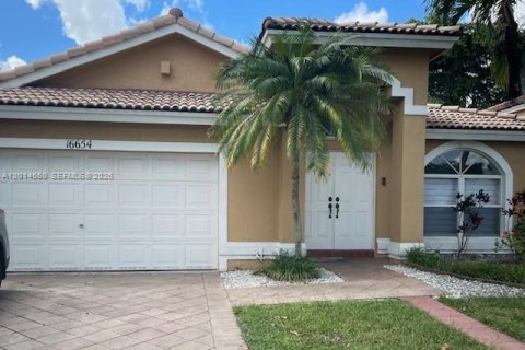 Casa en Miami, Florida 4 dormitorios, 161.84 m2 № 2171277