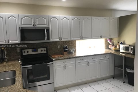 Casa en venta en Miami, Florida, 4 dormitorios, 161.84 m2 № 2171277 - foto 4
