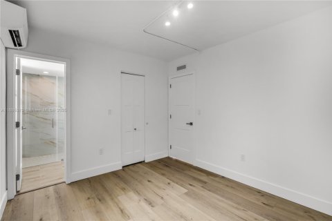 Снять в аренду квартиру в Саут-Майами, Флорида 1 спальня, 43.66м2, № 1940421 - фото 6