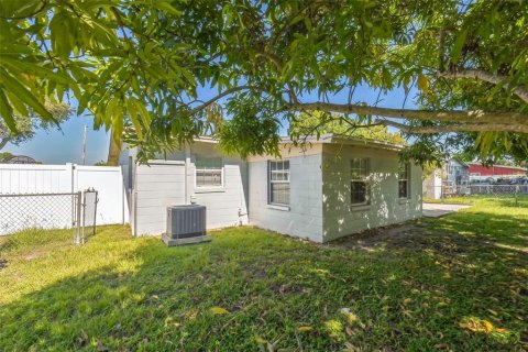 Villa ou maison à vendre à Orlando, Floride: 3 chambres, 86.96 m2 № 1909437 - photo 29