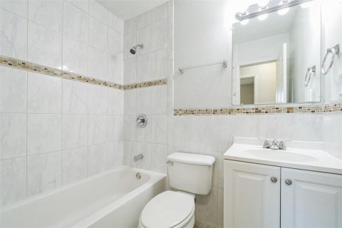 Villa ou maison à vendre à Orlando, Floride: 3 chambres, 86.96 m2 № 1909437 - photo 24