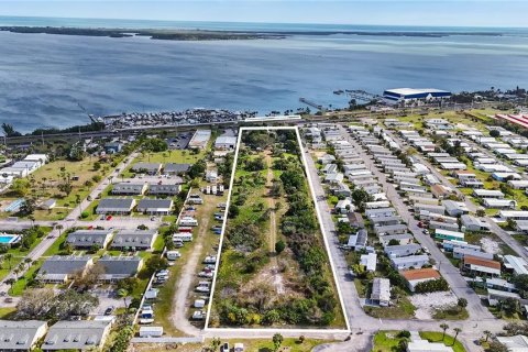 Land in Micco, Florida № 1400413 - photo 1